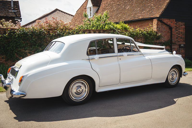 Hire a classic 1957 Rolls Royce silver cloud for you wedding day